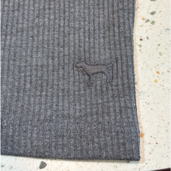 PINK Victoria’s Secret Gray Ribbed Tee Shirt Sz XS - Picture 3 of 5